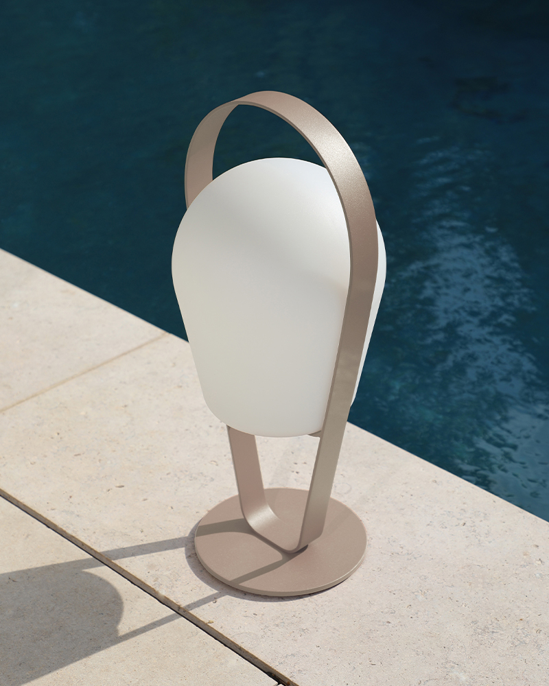 Bobby Outdoor Aluminium Lamp